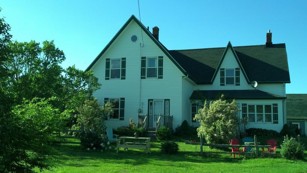 Miscouche Lovely Green Gable Home المظهر الخارجي الصورة