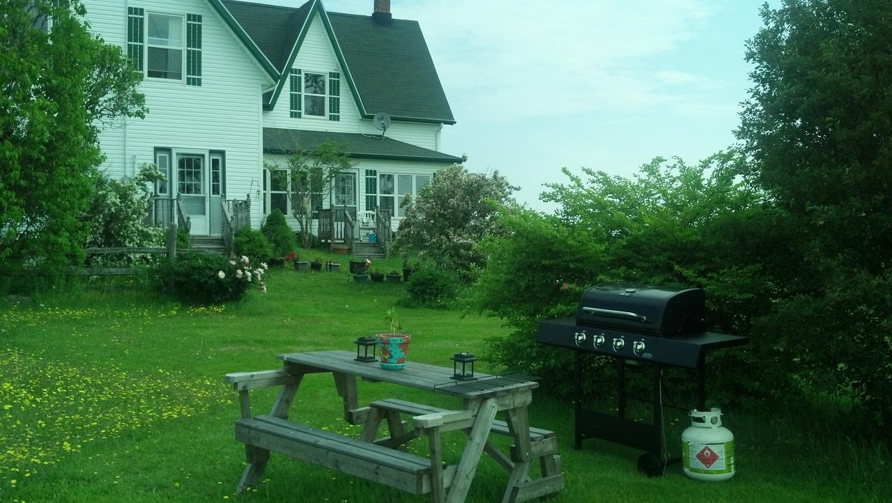 Miscouche Lovely Green Gable Home المظهر الخارجي الصورة