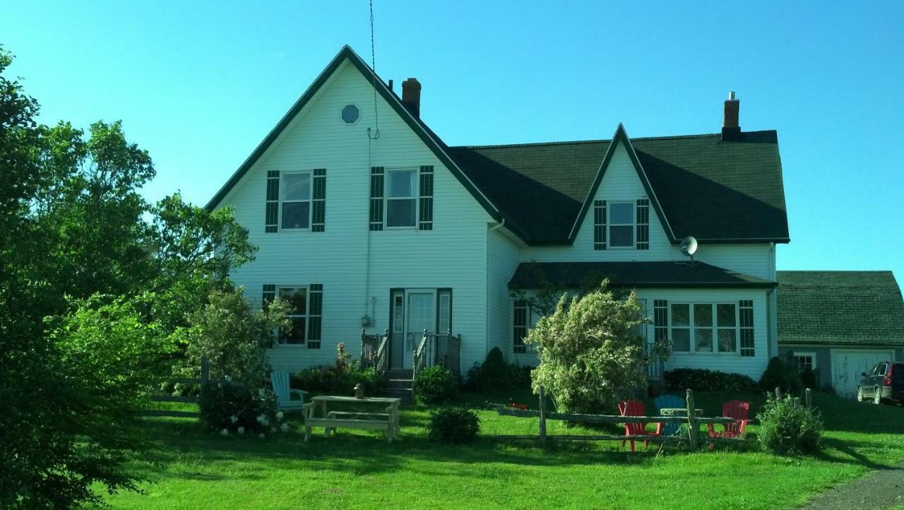 Miscouche Lovely Green Gable Home المظهر الخارجي الصورة